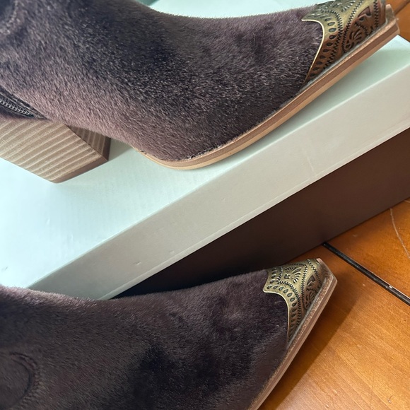 Brown fuzzy cowgirl boots steel toe cap size 9 NWT - Picture 3 of 5